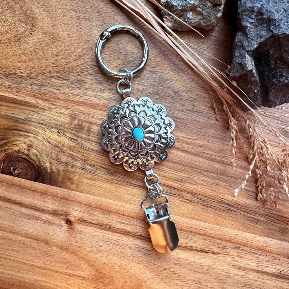 (H1) Travel Hat Clip Holder - Picture 1 of 2